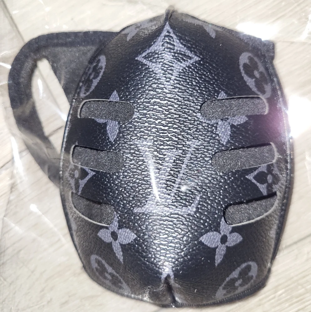 ⚜️ [NWOT] Luis Viutton Lux LV Mask